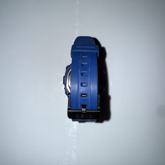 Casio Illuminator Blue Water Resist Digital Watch F108WH - Picture 4 of 7